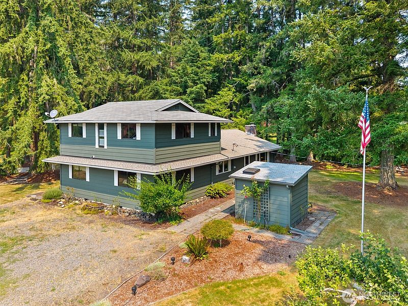 2nd image of 907 Logan Hill