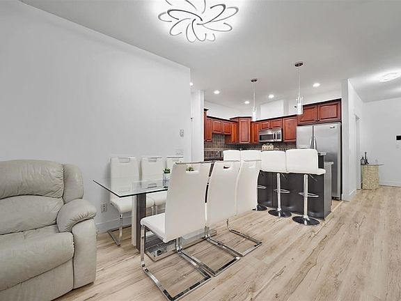 4th image of 46021 2nd Ave #408
