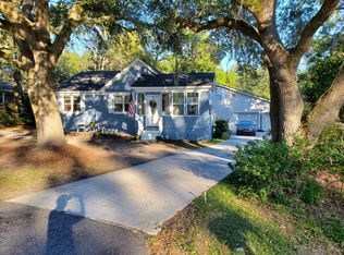 1023 Dennis Dr, Hanahan, SC 29410