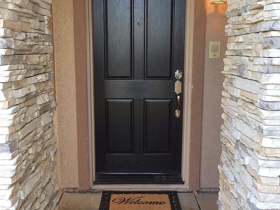 2nd image of 200 Marina Ln