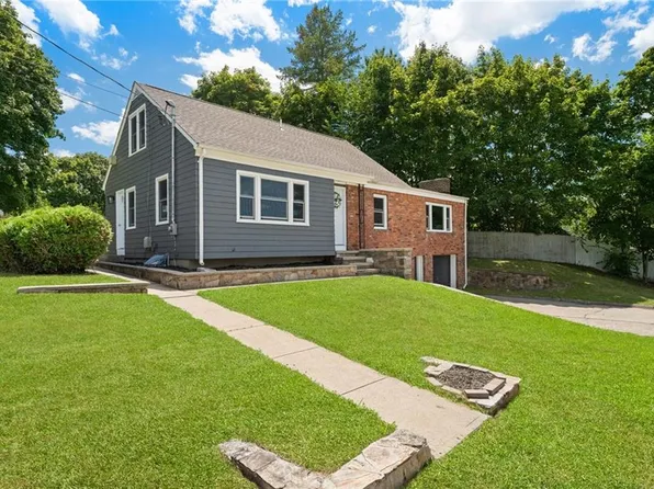 2 King St, Johnston, RI 02919