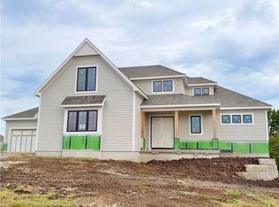 10910 W 173rd Ter, Overland Park, KS 66221