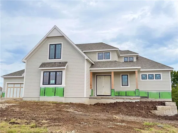 10910 W 173rd Ter, Overland Park, KS 66221