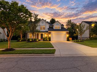 162 Easton Dr, South Lyon, MI 48178