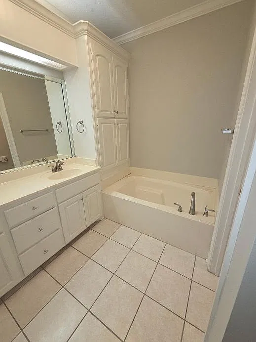 3 bed, 2200 sqft, $2,395 — Photo 4