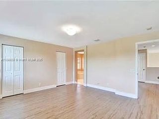 5th image of 1042 Sunflower Cir #1042