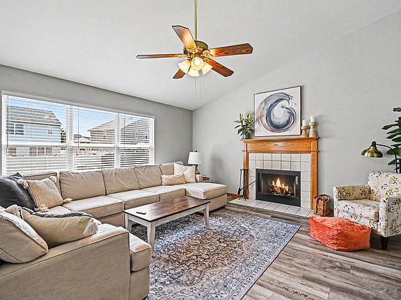 5th image of 10477 Dawson St