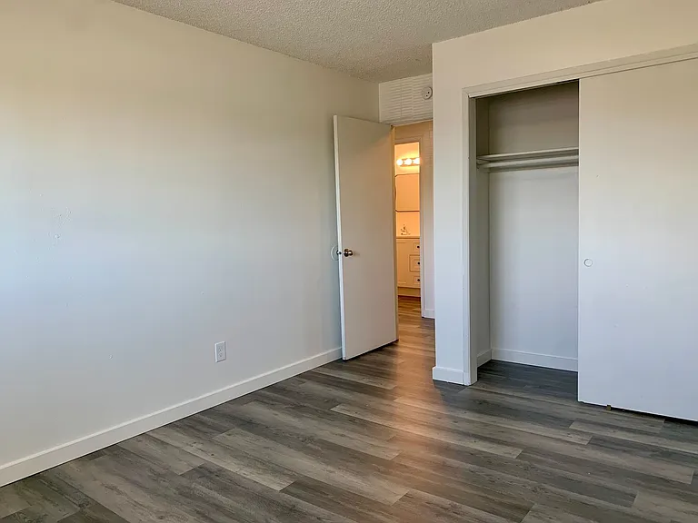 ES2275 -Eagle Rock Apartments — Photo 9