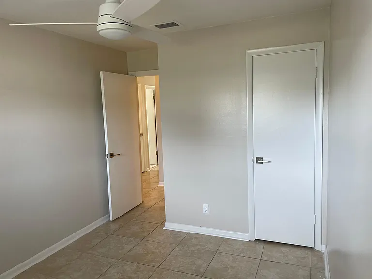 6606 S Monroe St — Photo 13
