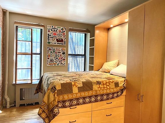 5th image of 110 Thompson St APT 2C