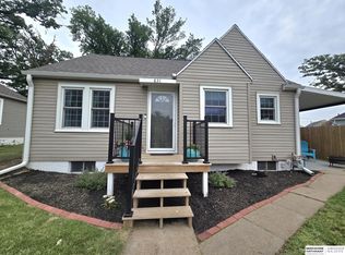 631 Oakmont Dr, Plattsmouth, NE 68048
