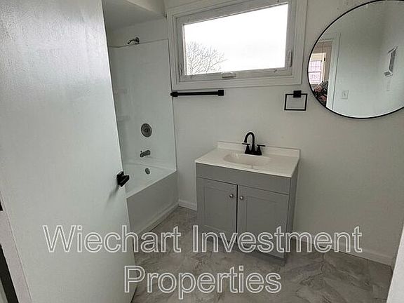 2nd image of 201 S Blackhoof St