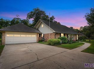 6927 Frontier Dr, Greenwell Springs, LA 70739