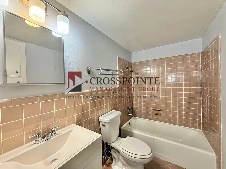 117 W Phillips St — Photo 9