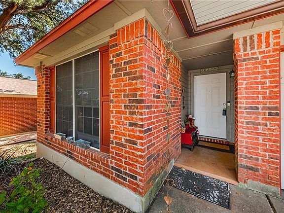 2nd image of 1209 Darless Dr