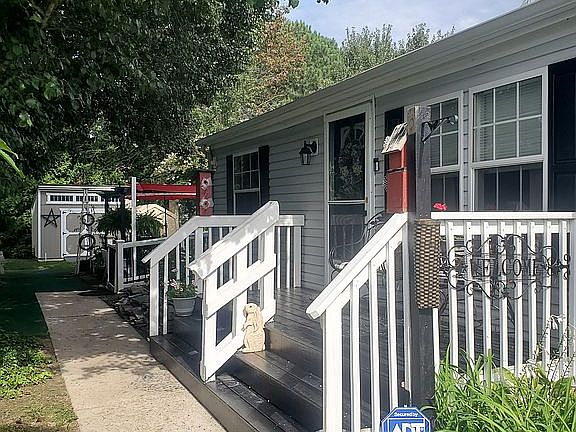 4th image of 195 Fox Pointe Dr