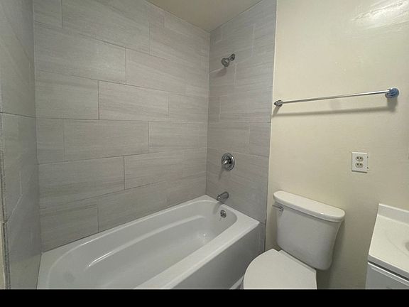 2nd image of 3141 38th Ave APT 2