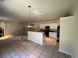 822 Rook Rd, Charlotte, NC 28216