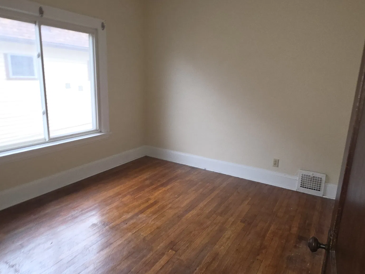2 bed, 1100 sqft, $1,500 — Photo 1