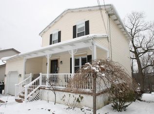 520 Gibbs Rd, Akron, OH 44312