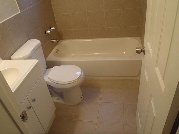 3rd image of 4029 Will Rogers Dr APT 4