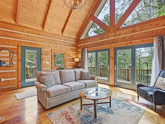 4th image of 351 Ivy Wood Ln