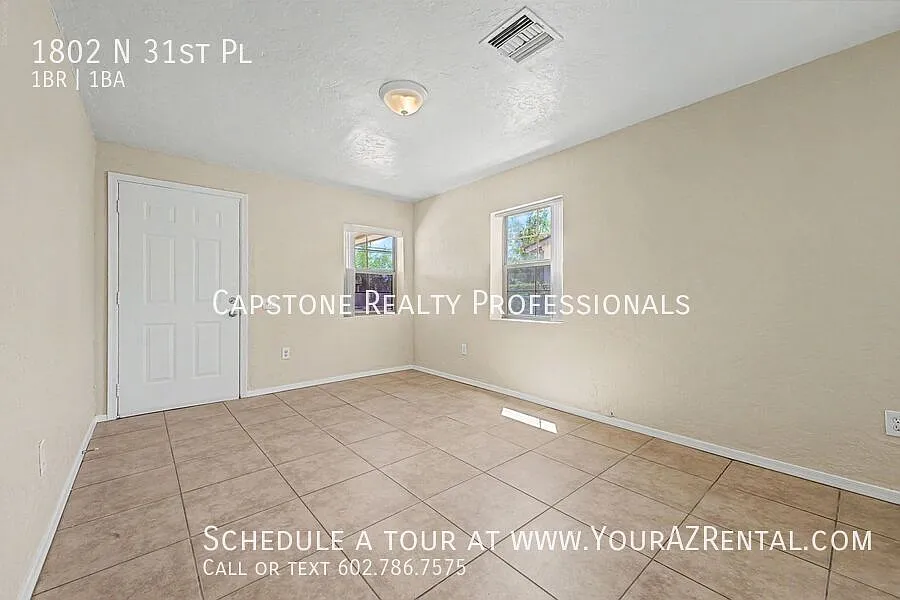 Charming 1 Bedroom, 1 Bathroom Home with Private Yard Near Downtown Phoenix — Photo 2