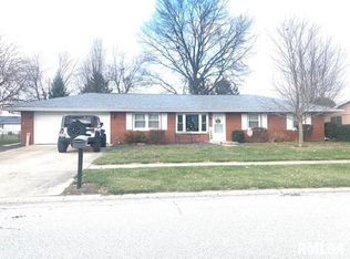 327 Virginia Ave, Taylorville, IL