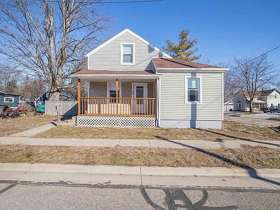 5th image of 123 Railroad St