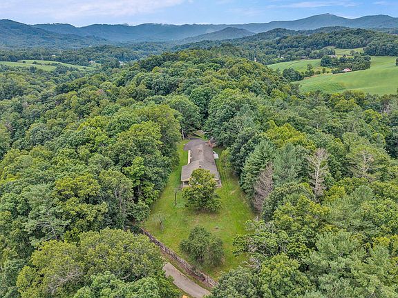 3rd image of 5885 Bent Mountain Rd