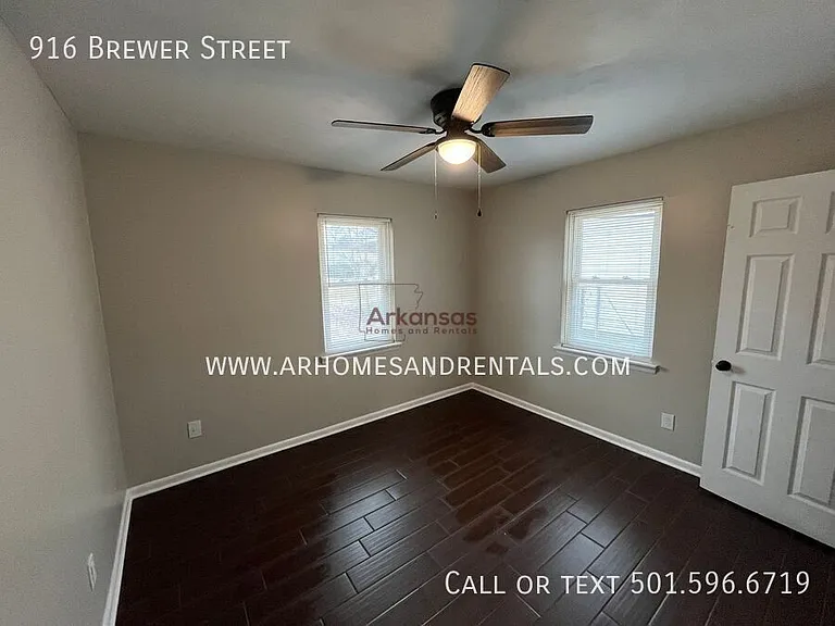 916 Brewer St — Photo 8