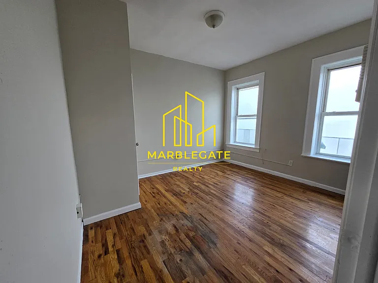 220 Roseville Ave #4011A — Photo 2