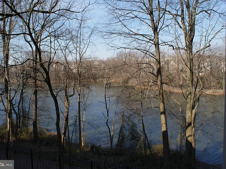 9716 Lake Pointe Ct #203 — Photo 8