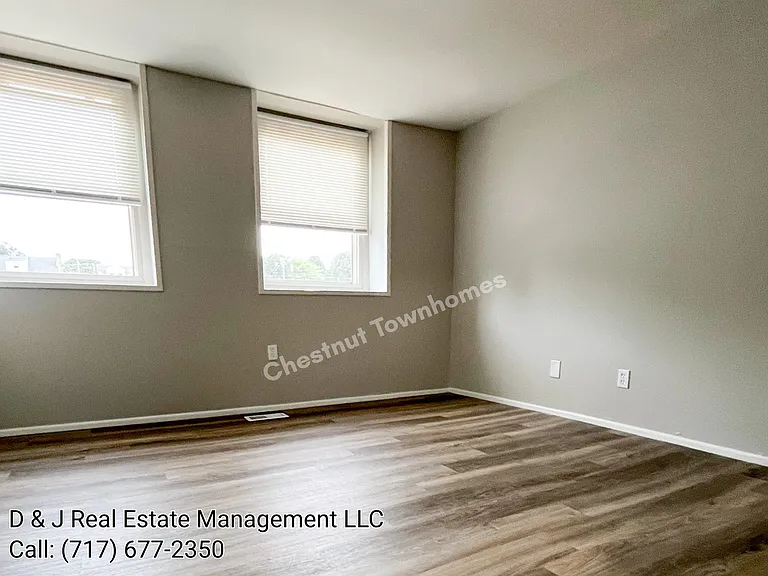 3205-3255 Chestnut St — Photo 2