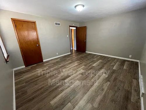1280 Saint Catherine St Photo 1