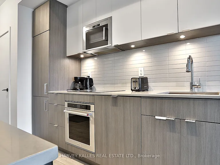 215 Lakeshore Rd W #206 — Photo 8