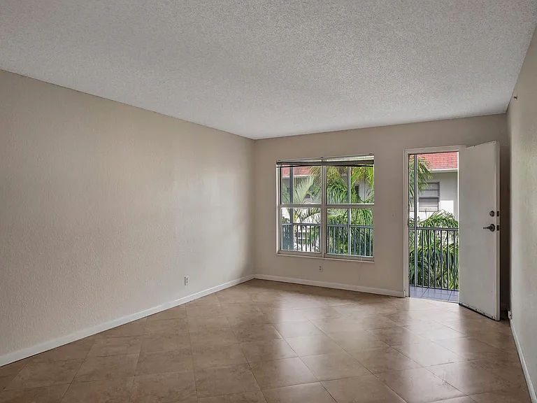 4025 N Federal Hwy #B311 — Photo 3