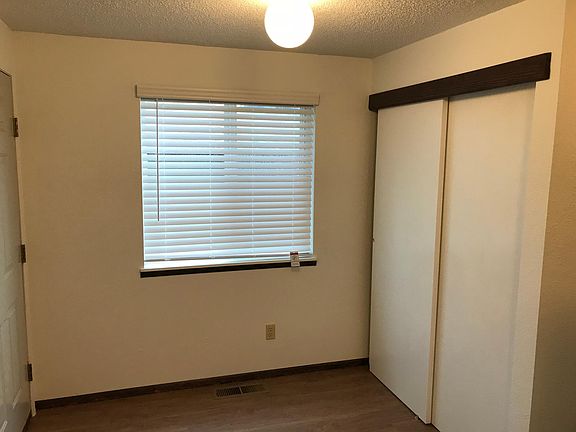 Pantry / dining room 