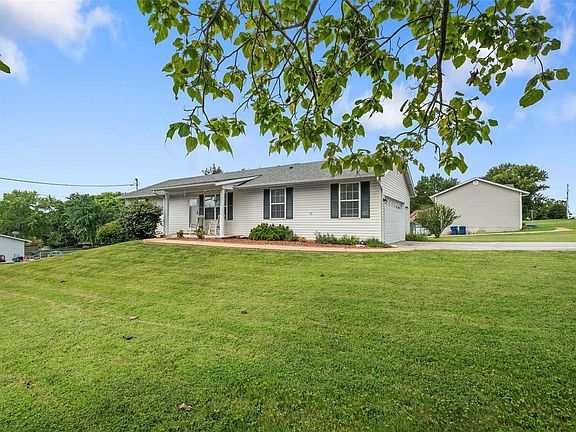 3rd image of 3743 Clearview Dr