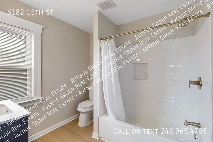 Beautifully Renovated 3 Bed/1 Bath Detroit Colonial — Photo 4