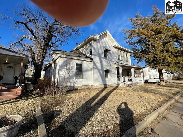 2nd image of 100 W 11th Ave