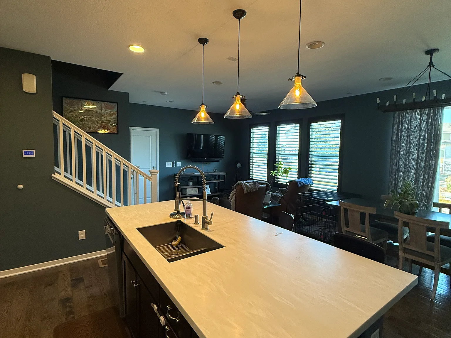 3 bed, 2.5 bath, 1819 sqft, $3,000 — Photo 3