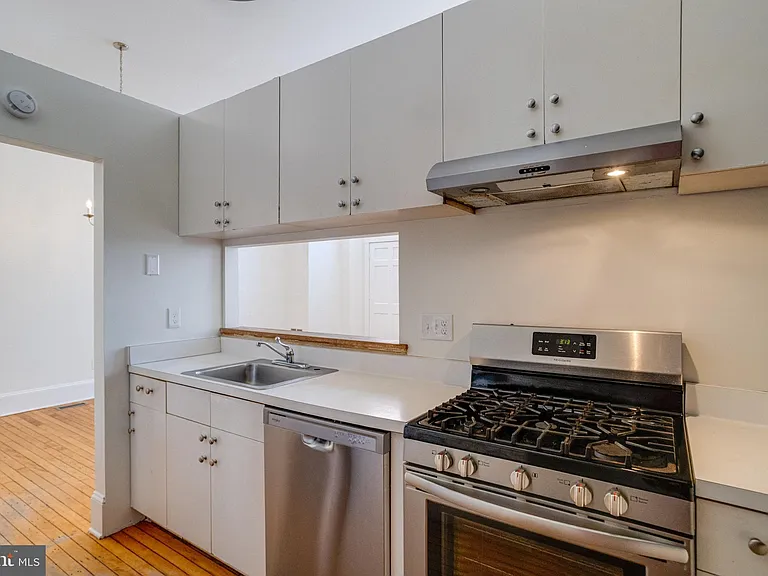 821 S Sharp St — Photo 11
