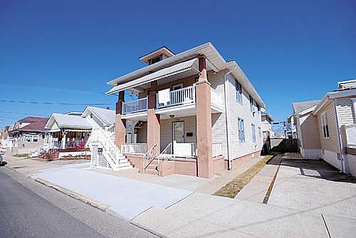 1st image of 105 N Wyoming Ave