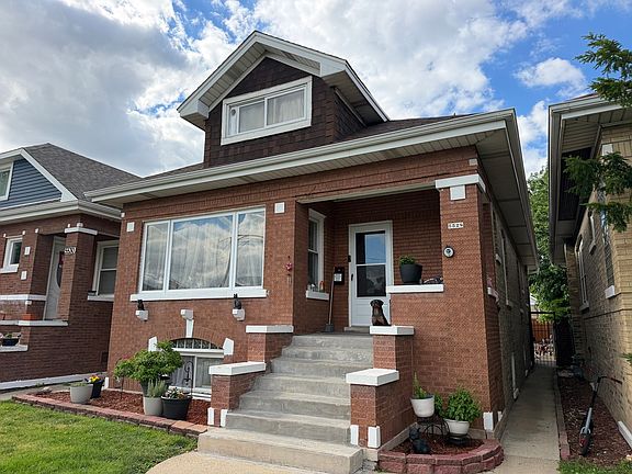3rd image of 5528 W Henderson St