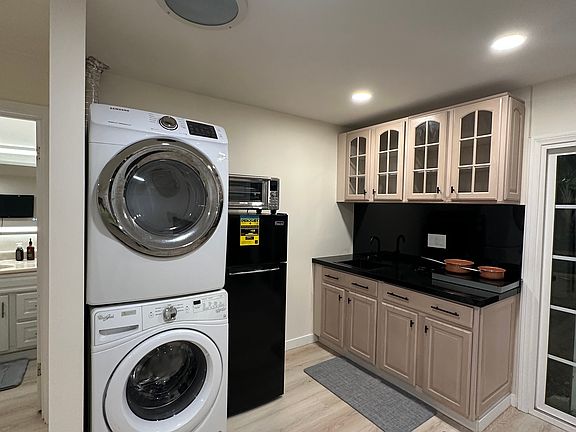 3rd image of 5242 Alhama Dr