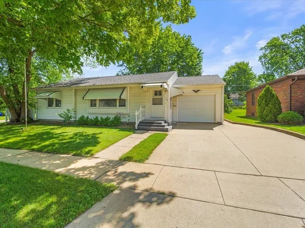 29 5th Ave NE, Oelwein, IA 50662