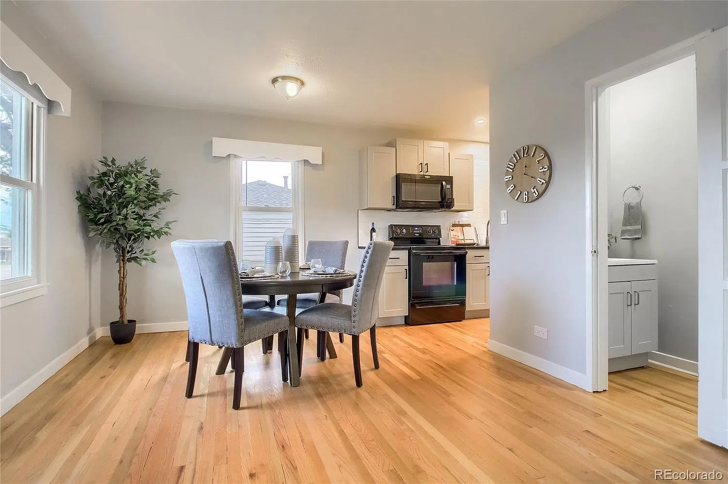 3 bed, 1.5 bath, 972 sqft, $2,660 — Photo 4