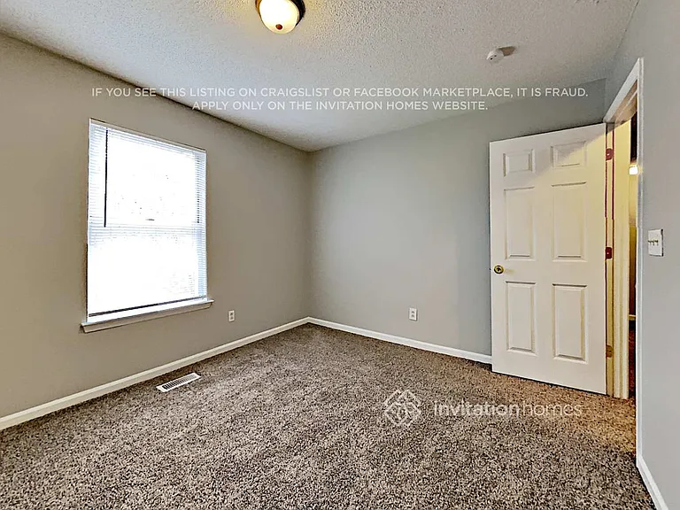 3939 Armitage Dr — Photo 16