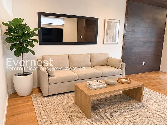 209 Robinson Square Aly — Photo 3